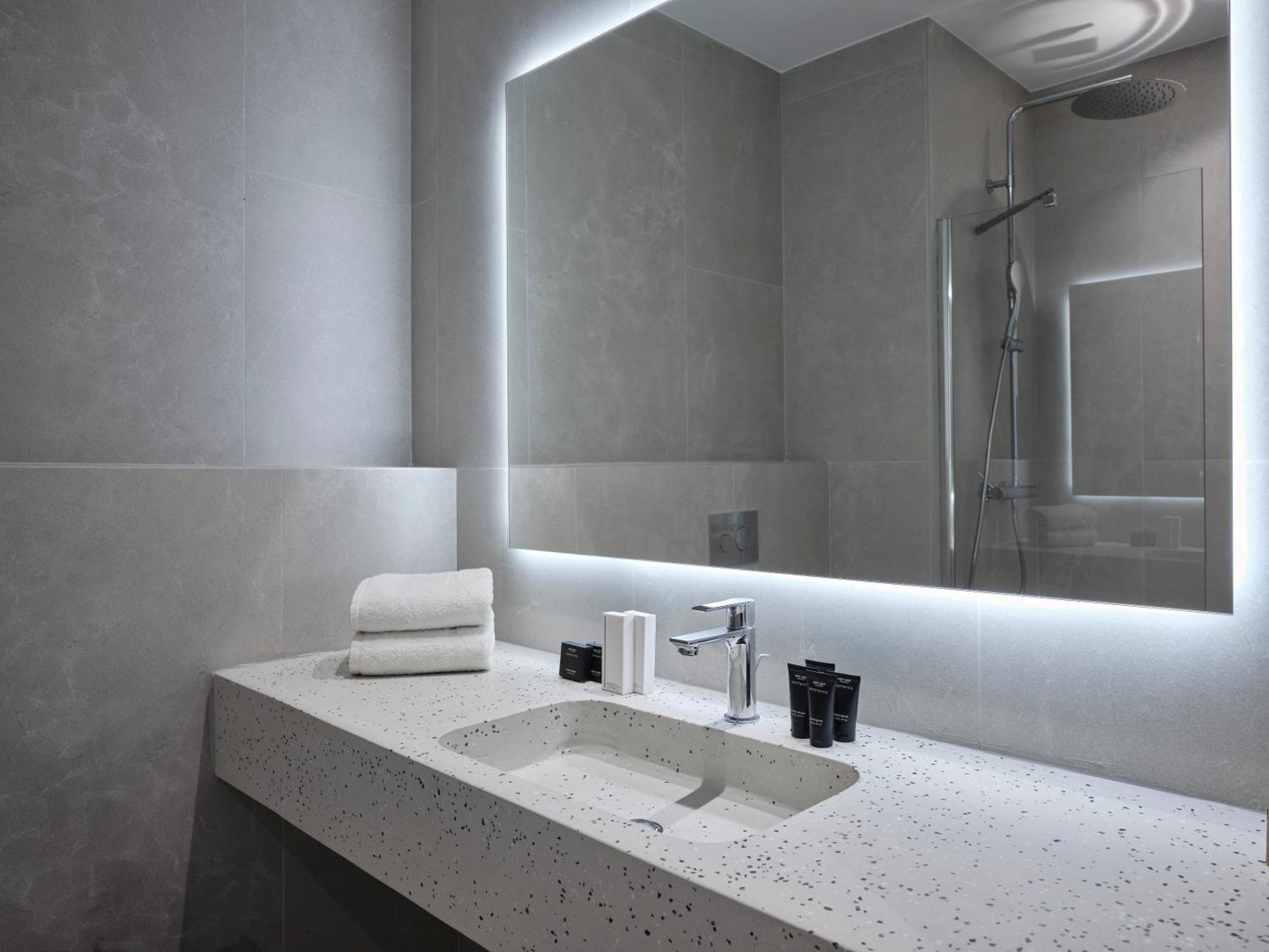 Residence พาทรา ภายนอก รูปภาพ